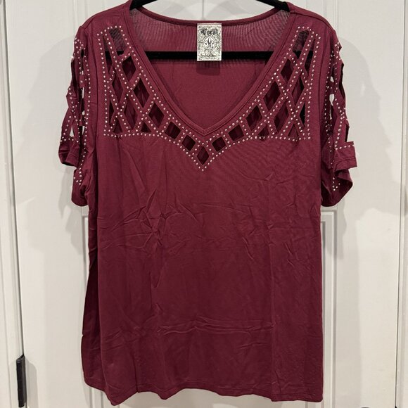 Vocal Tops - BNWOT 2xl Vocal Burgundy Laser Cut Diamond V-Neck Short Sleeve Top